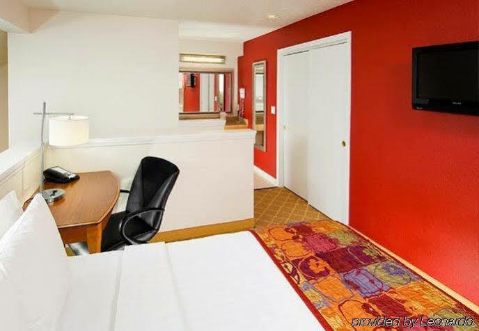 Value Suites Extended Stay - St Louis Меріленд-Гайтс Екстер'єр фото